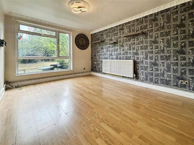 Apartment for rent in Broadwater Down, Sandown Park