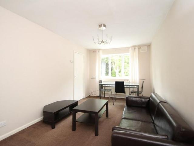 Apartment for rent in Hyde Park, Leeds