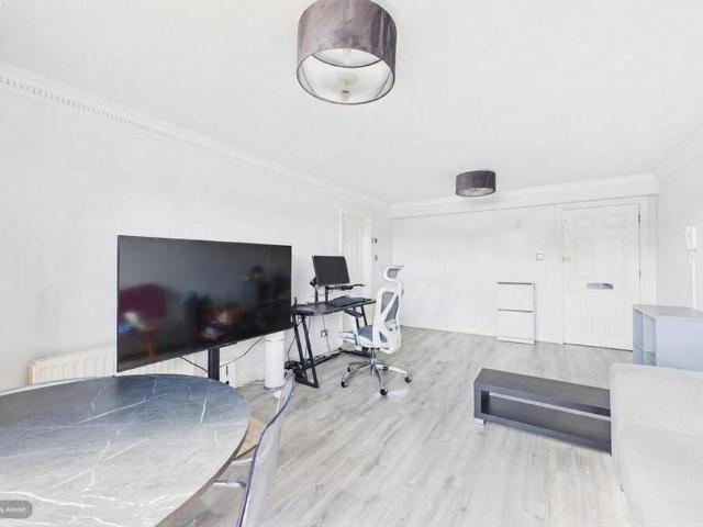 Apartment for rent in The Polygon, City Of Southampton