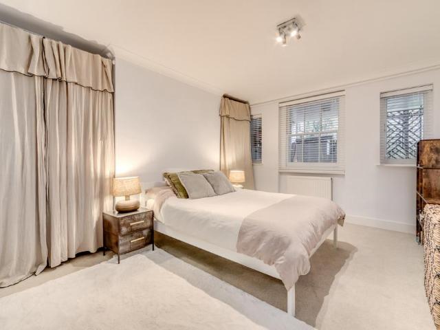 Flat for rent in Petersham, Greater London