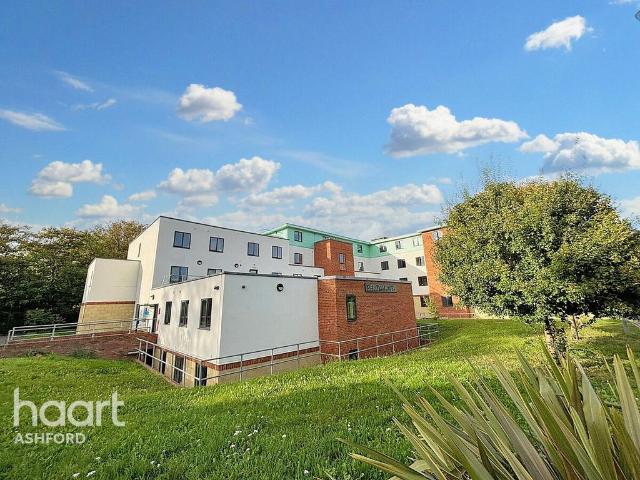 Flat for rent in Barracks, The Bridge