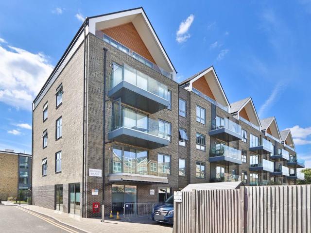 Flat for rent in Royal Borough of Kingston upon Thames, Greater London