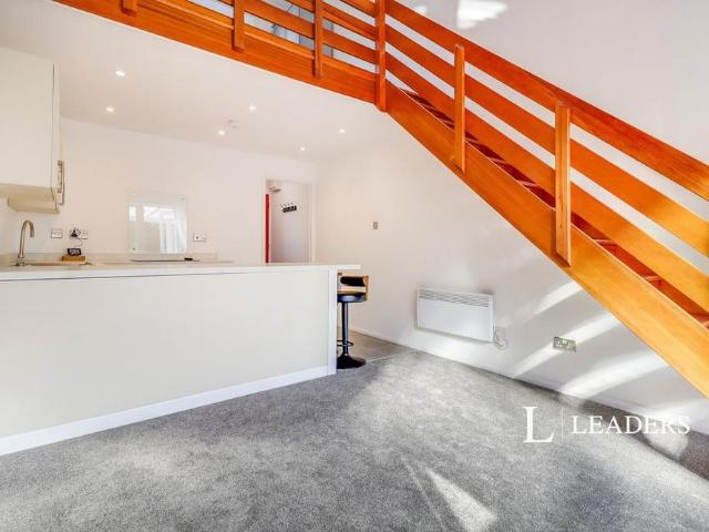 Apartment for rent in Elmfield, Leicestershire
