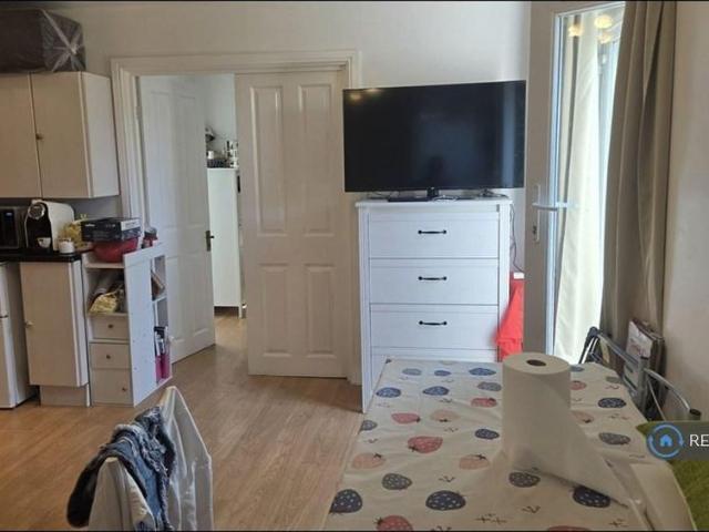 Apartment for rent in London Borough of Hounslow, Greater London