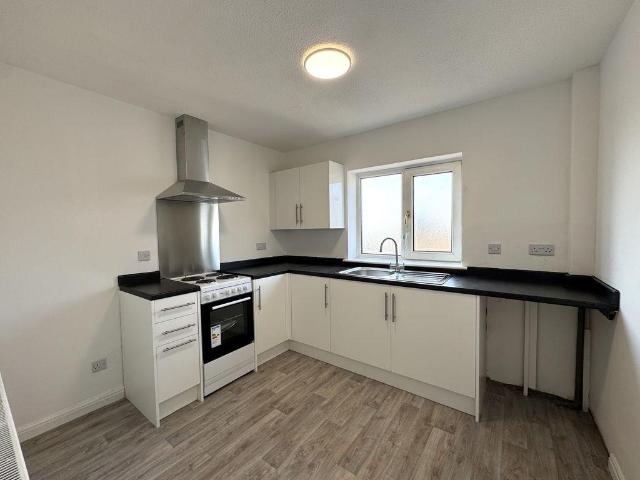 Flat for rent in Eveswell, Wales