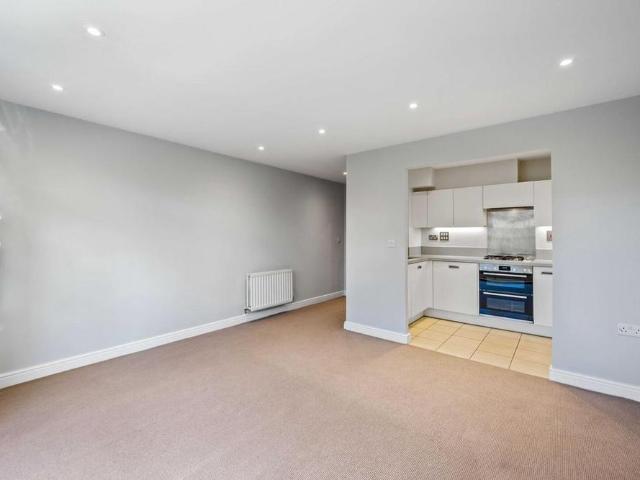 Apartment for rent in Batchworth