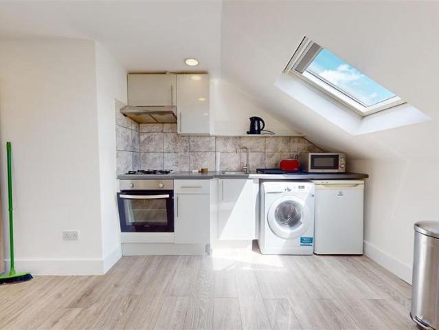 Apartment for rent in Dollis Hill, Greater London