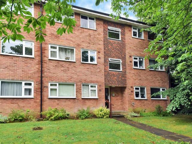 Flat for rent in Surbiton, Greater London