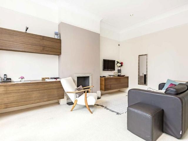 Apartment for rent in St Margarets, Greater London
