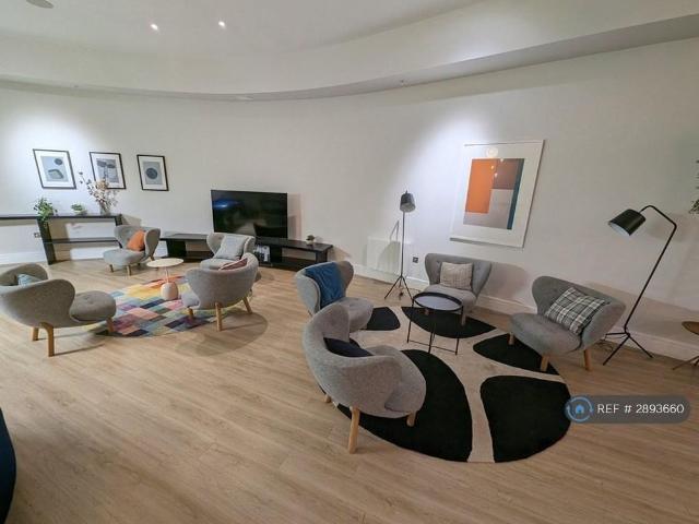 Apartment for rent in London Borough of Croydon, Purley