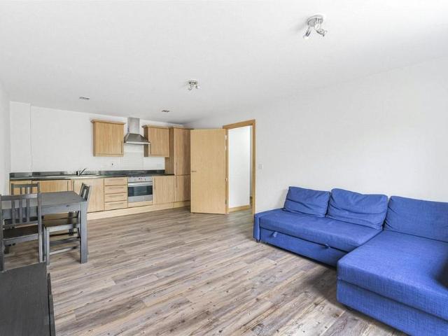 Apartment for rent in Fleet Estate, Monks Orchard