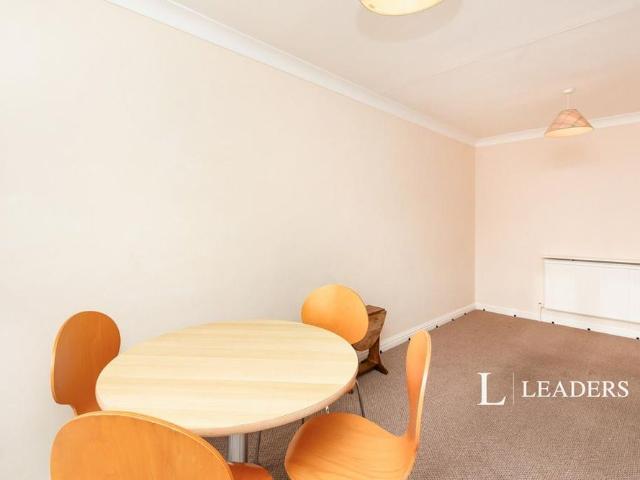 Apartment for rent in Mount Hermon, Woking