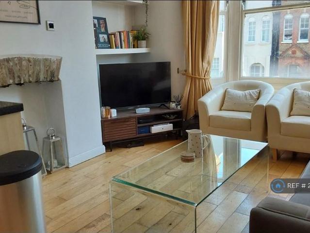 Apartment for rent in Clapham Junction, Greater London