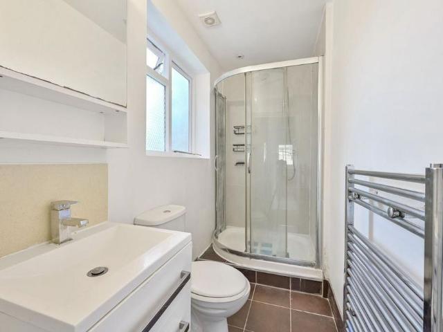 Apartment for rent in London Borough of Merton, South Wimbledon