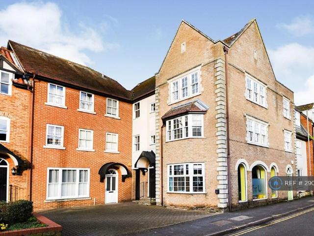 Flat for rent in Chipping Hill, Essex