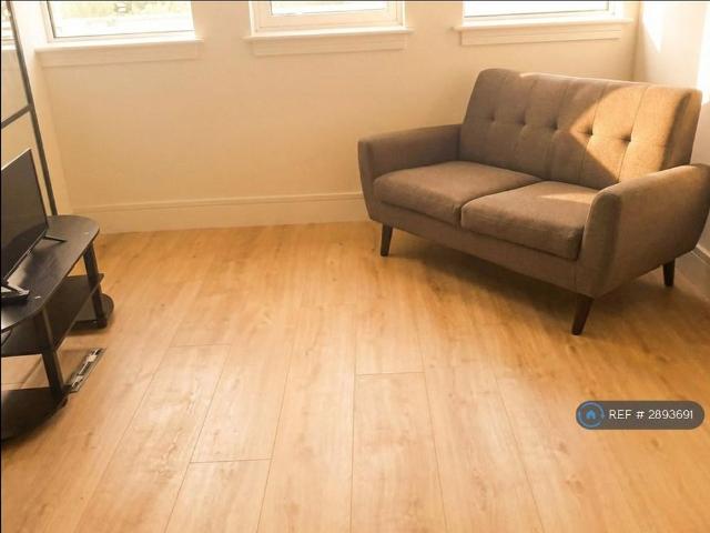 Apartment for rent in London Borough of Croydon, Purley