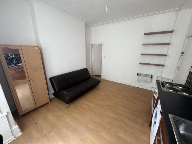 Apartment for rent in Kirkstall, West Yorkshire