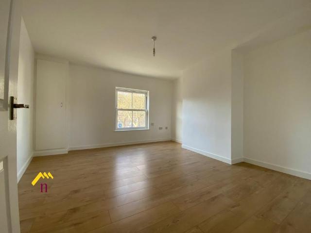 Apartment for rent in Windsor, Crowle