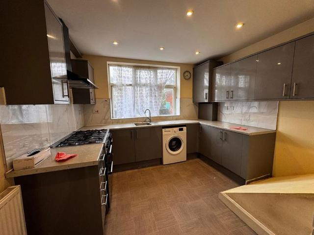 Apartment for rent in Preston, Greater London