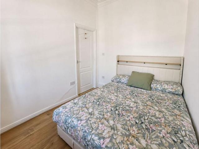Apartment for rent in Ringlestone, Midway