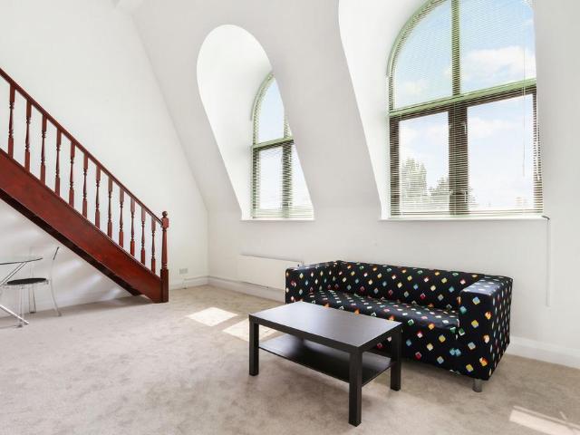 Flat for rent in London Borough of Hounslow, Greater London
