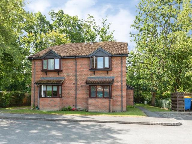 Flat for rent in Fleet, Hart