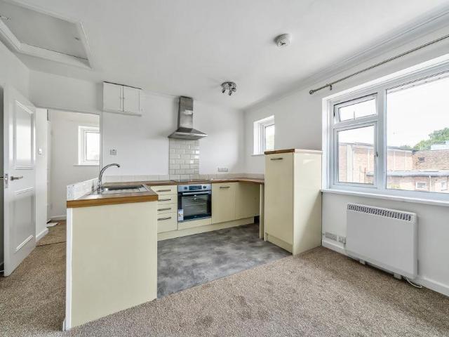Flat for rent in Chichester, Littlecote