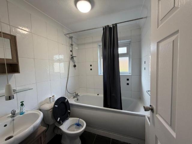 Apartment for rent in Watford Heath, North Watford