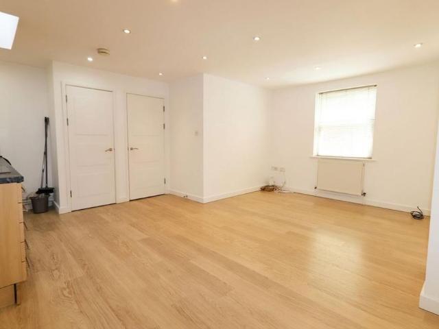 Apartment for rent in Batchworth