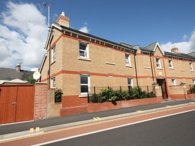 Flat for rent in North Town, Rumwell