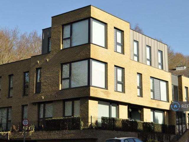 Flat for rent in Broadwater Down, Sandown Park