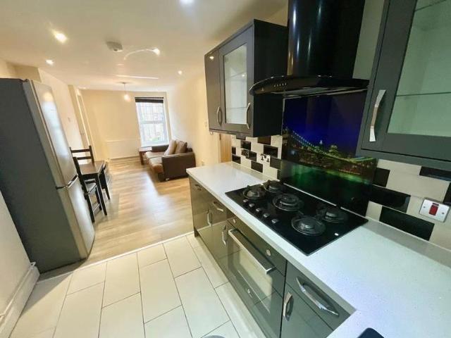 Flat for rent in Falcon Lodge, Wales