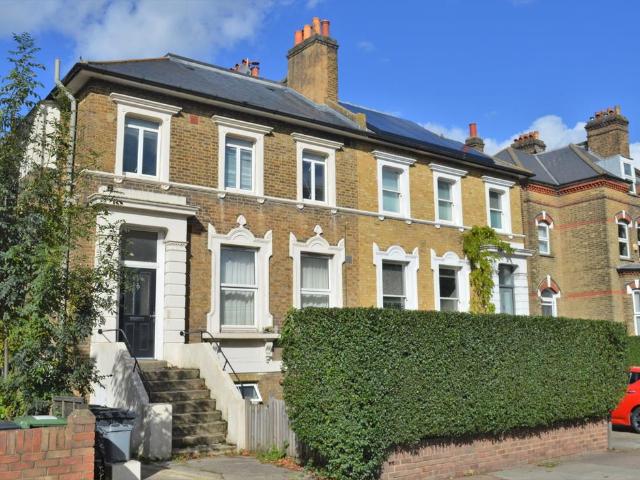 Flat for rent in London Borough of Lewisham, Forest Hill
