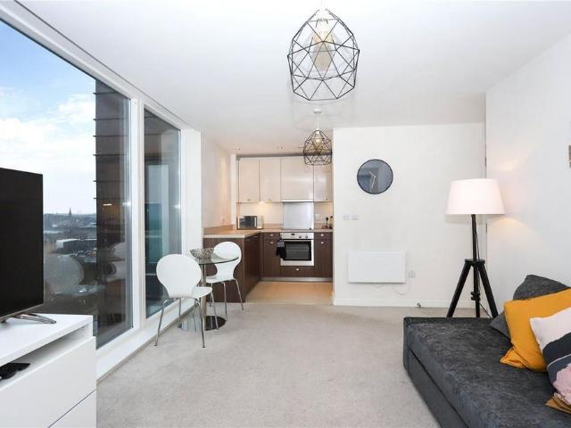 Apartment for rent in Thornwood, Govan