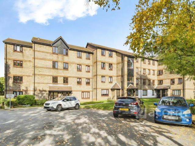 Flat for rent in East Wickham, Greater London