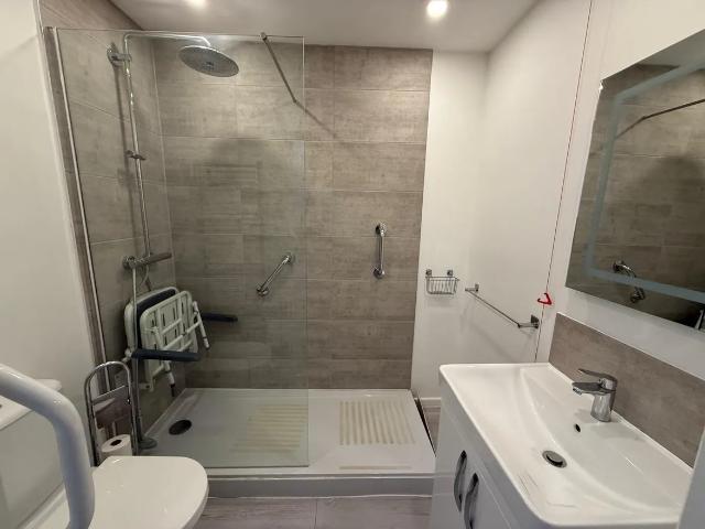 Apartment for rent in Westborough, Surrey