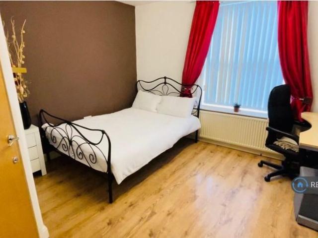 Apartment for rent in Cowlersley, West Yorkshire