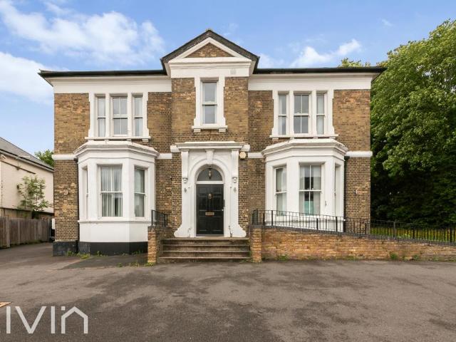 Flat for rent in London Borough of Croydon, Addiscombe