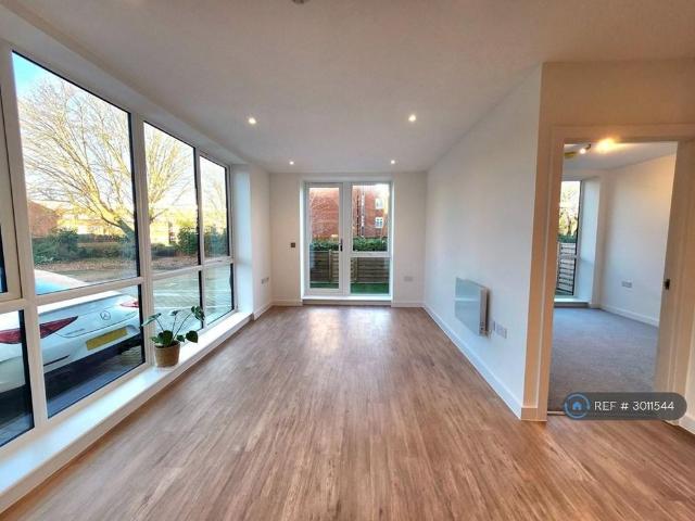 Apartment for rent in Pachesham Park, Surrey