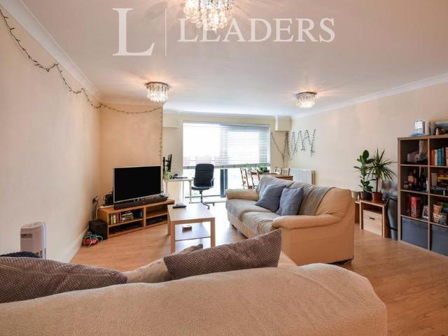Apartment for rent in Lakenham, East Bank