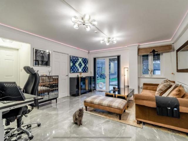 Apartment for rent in Kitts Green, Buckland End