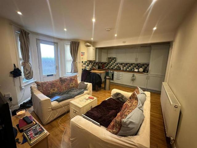 Apartment for rent in St Clement's, The Slade