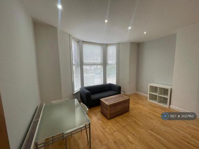 Apartment for rent in Calderstones