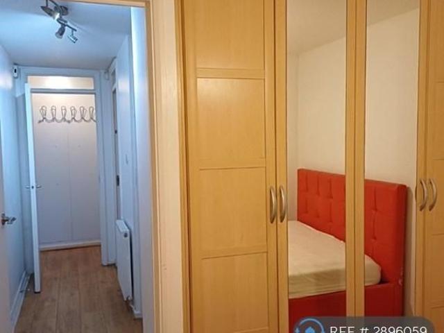 Apartment for rent in Wexham, George Green