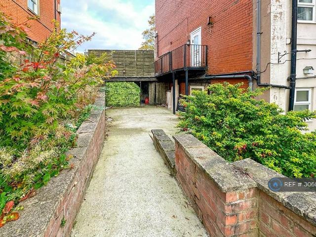 Flat for rent in Stalybridge, Tameside