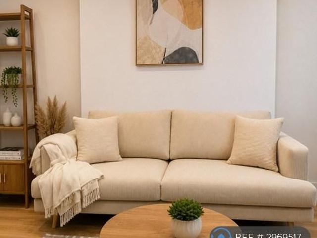 Apartment for rent in London Borough of Ealing, Park Royal
