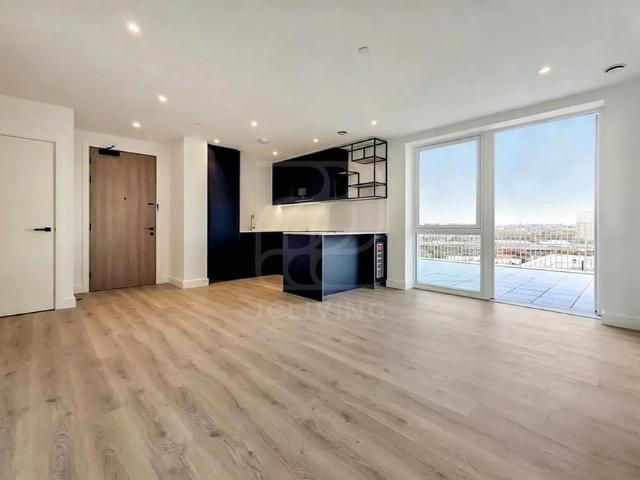 Flat for rent in Alperton, Greater London