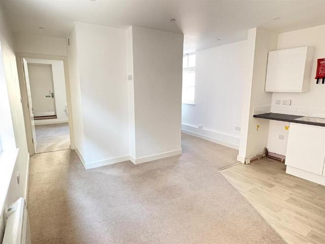 Flat for rent in Petersfield, Bolton Low Houses