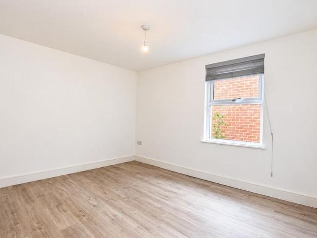 Apartment for rent in Bellevue, Southampton