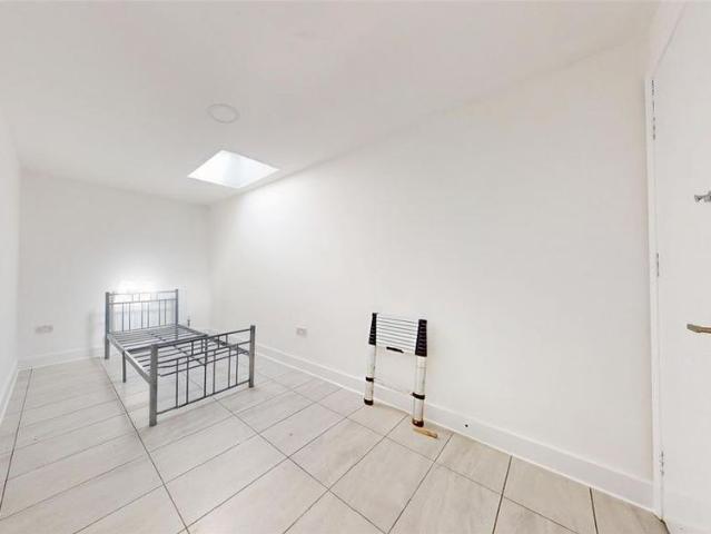 Apartment for rent in Dollis Hill, Greater London